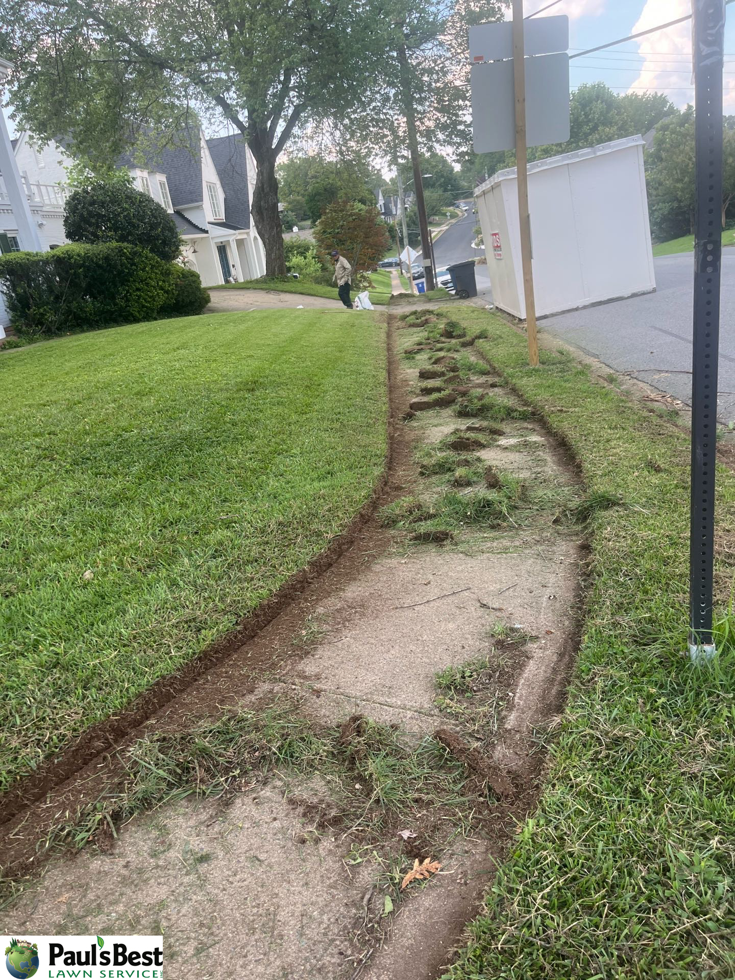 https://www.paulsbestlawn.com/pbls-img/portfolio/lawn-mowing-lawn-fertilization-and-treatment/before-and-after/web-ready/large/BALM1-l-After-first-cut-arlington-1.jpg